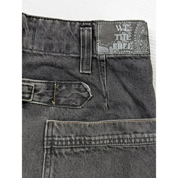 Free People Major Leagues Mid Rise Cuffed Black Jeans Size 26 (MSRP $128) - Picture 7 of 9